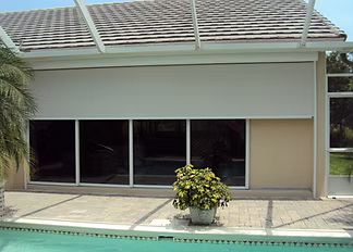 Commercial motorized roll screen for outdoor seating near Ponte Vedra